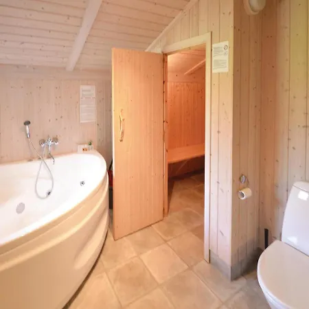 Three-bedroom Holiday In Hébergement de vacances *
