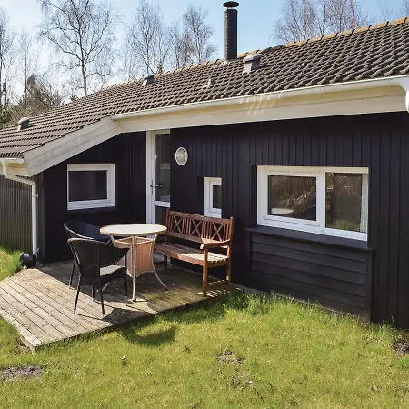 Three-bedroom Holiday In Hébergement de vacances *