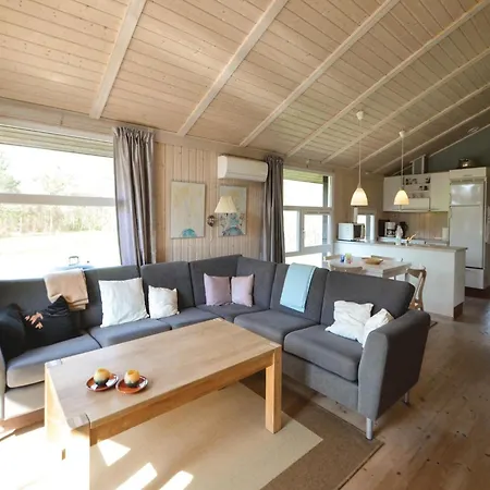 Three-bedroom Holiday In Ebeltoft